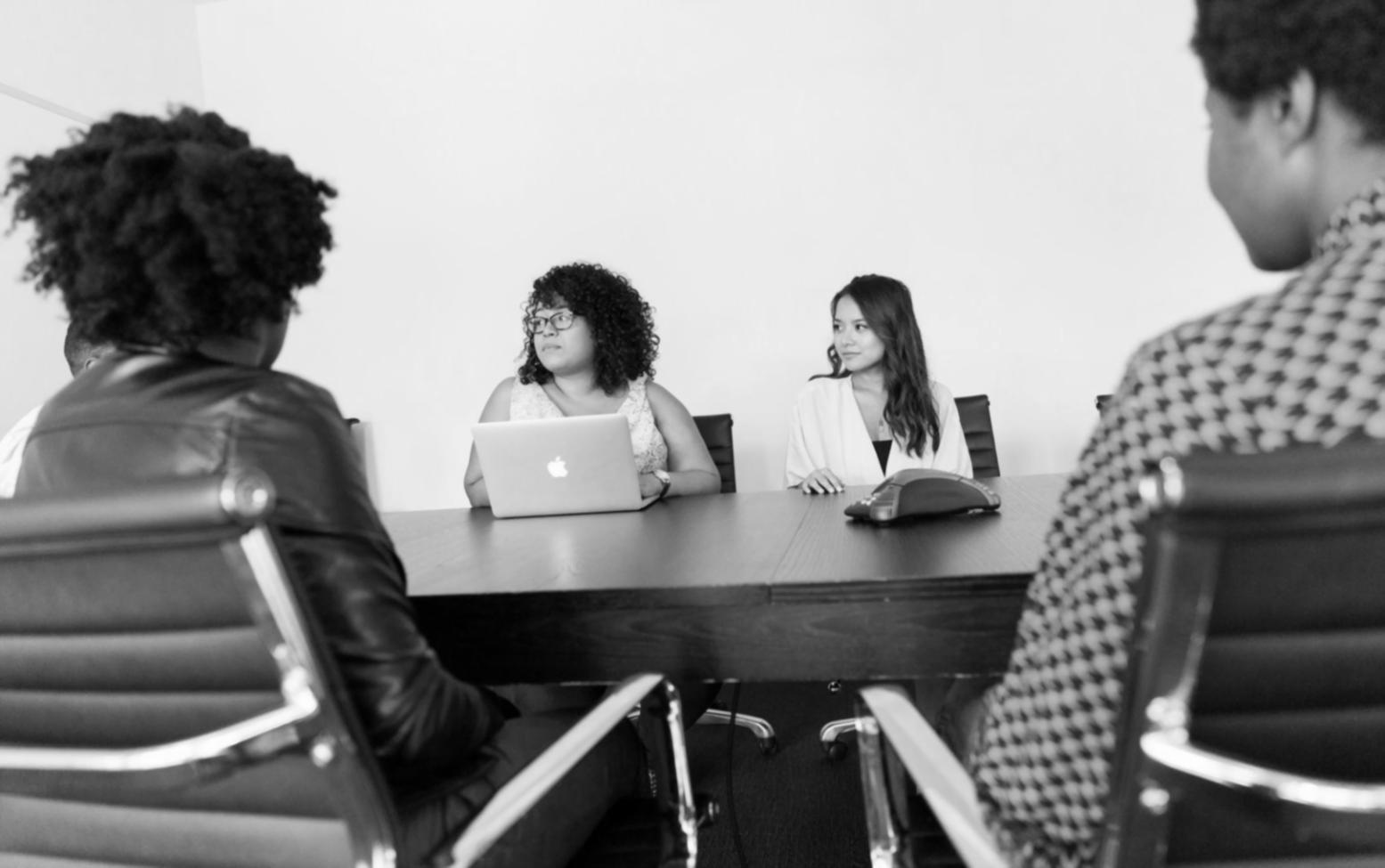 Kreatives Teamwork bei Mindfrynsera